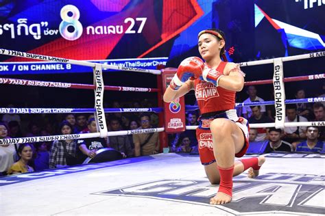 first ever female muay thai fight at rajadamnern stadium aida looksaikongdin fight record