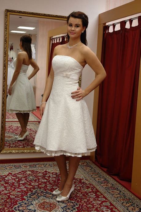 Bei fashn.de online nach mode stöbern. Brautkleid standesamt kurz