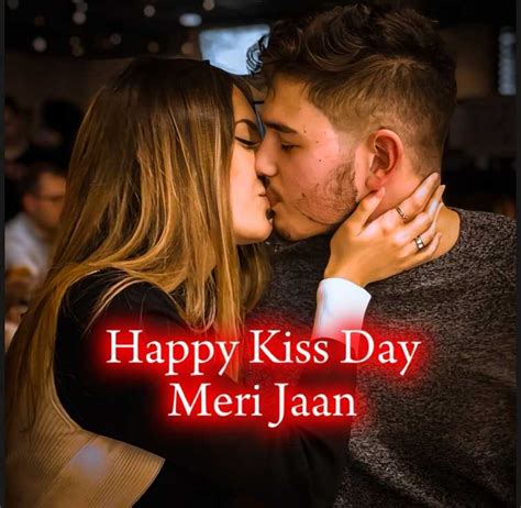happy kiss day shayari in hindi किस्स शायरी हिन्दी में