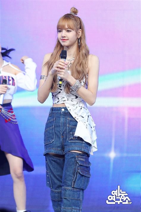 23 Times Blackpinks Lisa Was A Fashion Icon To Celebrate Her 23rd