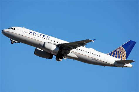 United Airlines Airbus A320 200 N403ua Los Angeles I Flickr