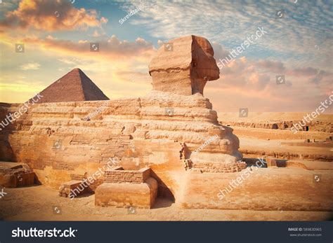 Guardian Sphinx Guarding Tombs Pharaohs Giza Stock Photo 589830965