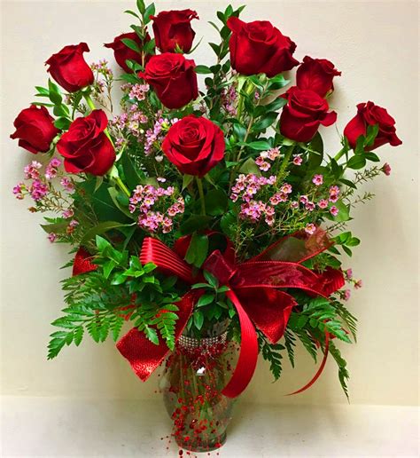 Valentines Day Flowers And T Bouquet Deliveries Dozen Roses