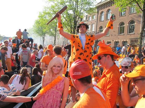 Queen for seven days ost. The Ultimate Queen's Day in Amsterdam: What To Expect ...