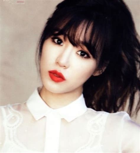 Snsd Tiffany Rocks Red Lip Avec Images Coiffure Facile Cheveux Coiffure Maquillage