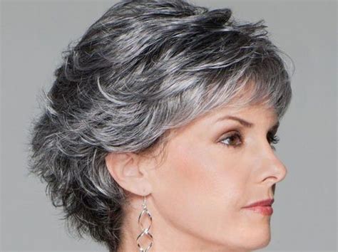25 Stunning Short Hairstyles For Women Over 60 Fabbon