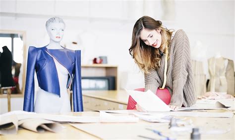 Reasons That Fashion Designing Makes A Good Career Option