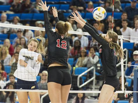 Womens Volleyball Defeats Utah Despite Lineup Error Daily Bruin