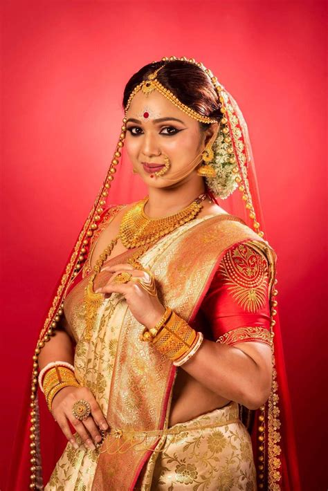 Pin By Preksha Pujara On Bride Portraits Indian Bride Makeup Bengali
