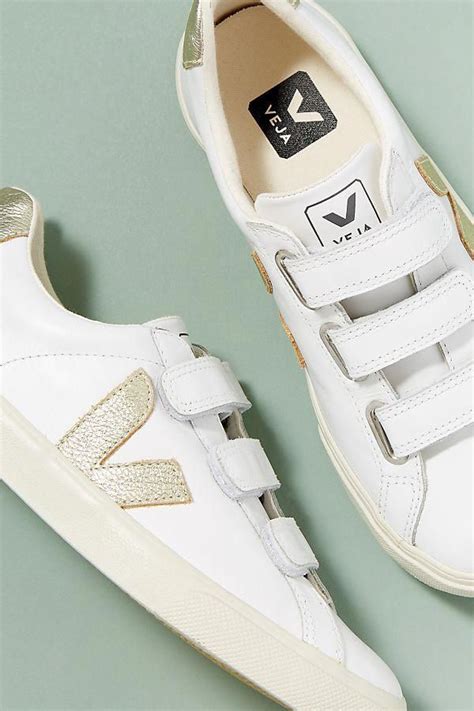 Slide View 1 Veja Fair Trade Leather Trainers Running Shoes For Men