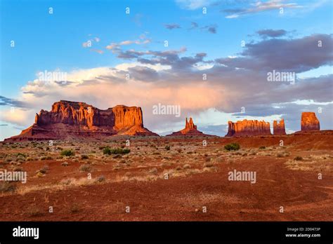 Monument Valley Arizona Utah Desert Landscape Stock Photo Alamy