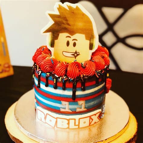 How to make a lego minifigure birthday cake. Roblox Cake! | Roblox cake, Roblox birthday cake, Drip cakes
