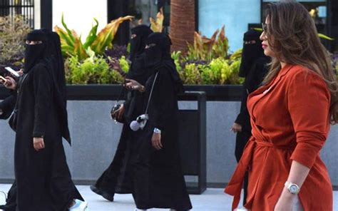 What Foreign Women Should Wear In Saudi Arabia Tourist Diary