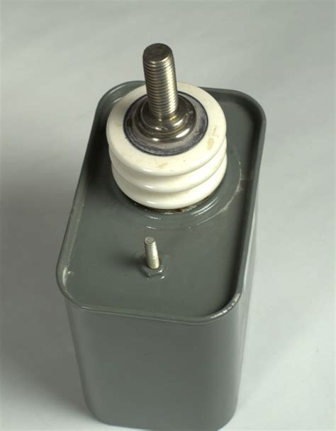 S Series Capacitors Drawn Can Economical Package