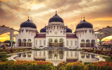 Masjid Raya Baiturrahman Bukan Hanya Tempat Ibadah Ada Juga Sejarah