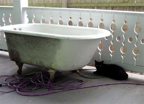 Refurbished clawfoot tubs | jeanlouisebacarmari. Recommend someone to refurbish an old claw foot bathtub ...