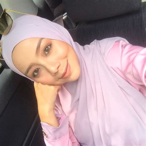 Pelakon, mira filzah, sering dikaitkan dengan zizan razak dan terbaru bersama remy ishak. Akhirnya Mira Filzah Dedah Status Terkini Hubungan Dengan ...