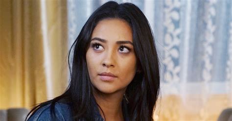Shay Mitchell Took Prop From Pretty Little Liars Set Popsugar Entertainment
