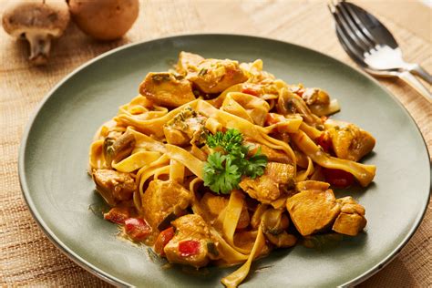 Hähnchenkeule mit kartoffeln in der pizza pfanne i türkische küche. Curry-Hähnchen-Pfanne - H. Borgmeier GmbH & Co.KG