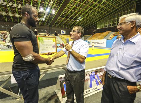 Watch teddy riner's top 25 ippons on the ijf world judo tour ahead of his return at the paris grand slam 2020.welcome to the official judo channel. Taille Et Poids De Teddy Riner - Partager Taille Bonne