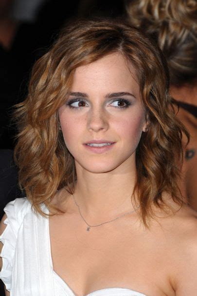 A Deep Dive Into Emma Watsons Hair History Emma Watson Hair Wavy