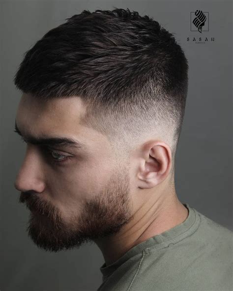 Check out this guide, pick a new look, and show it to your barber. 20+ Cool Haircuts For Men (2020 Styles)