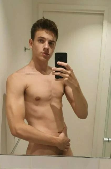 Shirtless Male Nude Lean Jock Beefcake Gay Interest Hunk Selfie Photo My XXX Hot Girl