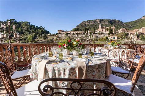 Su trabajo es siempre a la carta, donde os explicarán y darán una. Bodas y Eventos — Hotel Valldemossa