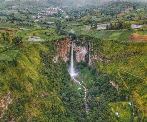 Air Terjun Sipiso Piso Salah Satu Yang Tertinggi Di Indonesia