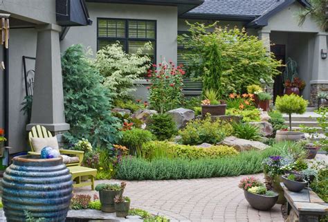 10 Front Of House Planter Ideas