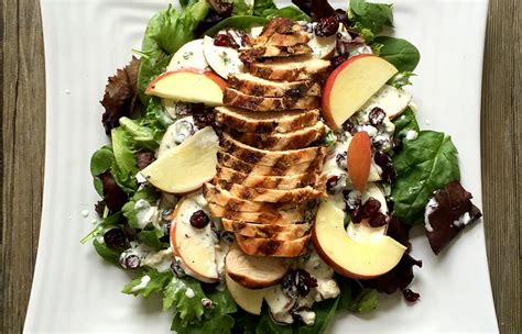 This copycat recipe is spot on! Delicious Orchards » Chicken Apple Harvest Salad with ...