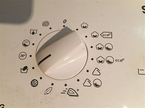 Foxydry air étendoir à linge suspendu télécommandé mur ou plafond en aluminium et acier (120). Forum-Tout-electromenager.fr- lave-linge-selecline180018