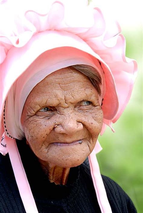 Khoi Woman From The North Western Cape The Bonnet Is Traditional