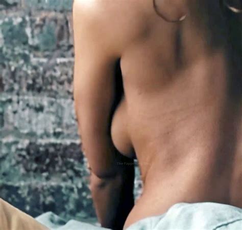 Jessica Alba Topless Awake Pics Videos Thefappening