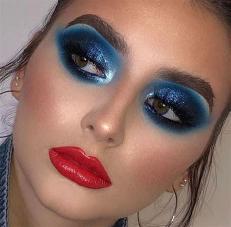 9 Seductive Blue Makeup Looks To Try This Fall Page 5 Of 7 Viva