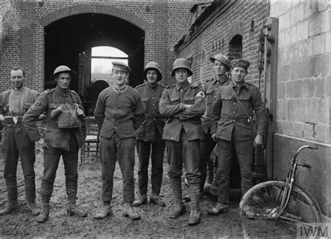 From middle english blok (log, stump, solid piece), from old french bloc (log, block), from middle dutch blok (treetrunk), from old dutch *blok (log. Masnières British Cemetery, Marcoing - WW1 Cemeteries.com ...