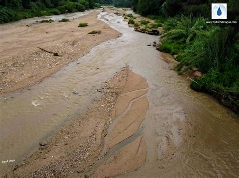 Arena Y Grava Sedimento Que Da Valor Al Río Y A Su Espacio Fluvial