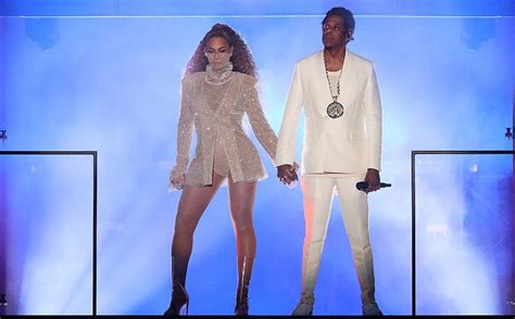 Em Estreia De Turnê Com Jay Z Beyoncé Aparece Com 8 Produções Diferentes Me Salte