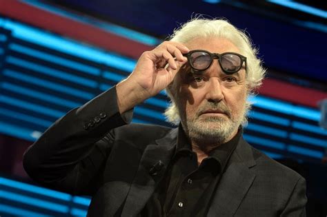 Find everything in one place on flavio briatore including their biography, latest news and updates, high resolution photos, high quality videos and expert analysis. Flavio Briatore malattia: «Se non avessi fatto un ...