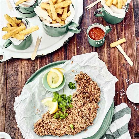 Schnitzel mit Haferflocken-Panade Rezept