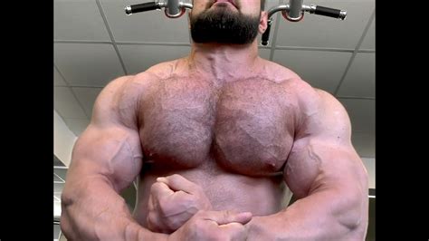 ripped muscles in spanish huge and thick pecs pumping up what is the english culture