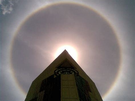 An atmospheric phenomenon known as a 'sun dog' was visible in moscow, russia on january 19. katescabinbirdsanctuaryintexas: A SUN HALO FOR YOU (WHAT ...