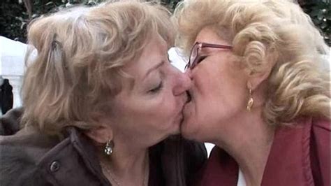 Effie Lesbian Granny Sex PORN ES