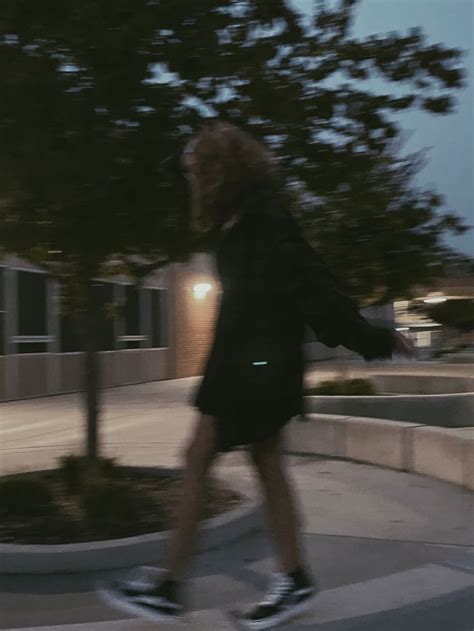 Girl Cool Aesthetic Indie Grunge Alt Alternative Blurred Blury Pic Dark