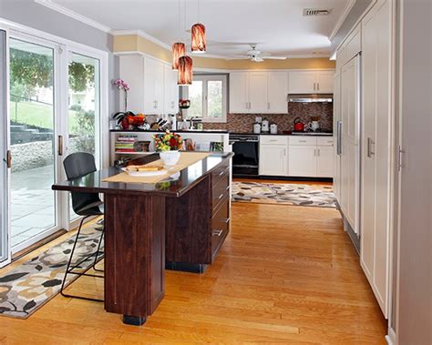Hide Your Electrical Outlets To Streamline Your Kitchen Design