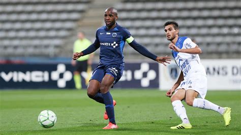 The club was founded in 1969 and competes in the ligue 2, the second level of french football. Troyes - Paris FC : Le groupe parisien - Paris FC