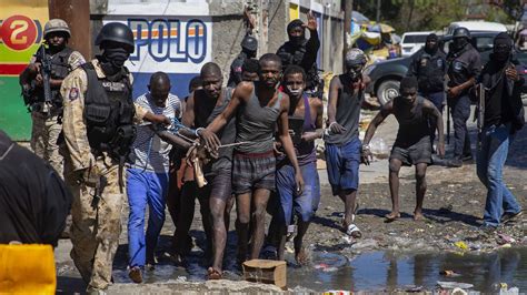 Hunderte Häftlinge Auf Der Flucht Tote Nach Gefängnisausbruch In Haiti Tagesschaude