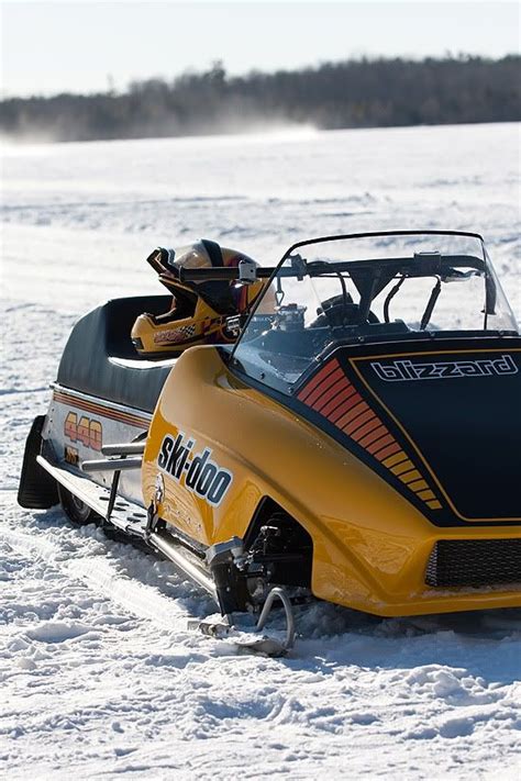 ski doo 440 sno pro oval racer vintage sled snowmobile polaris snowmobile