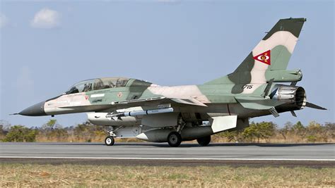 Although no longer being purchased by the u.s. Watch This Crazy Video Of A Venezuelan F-16 Gunning Down ...