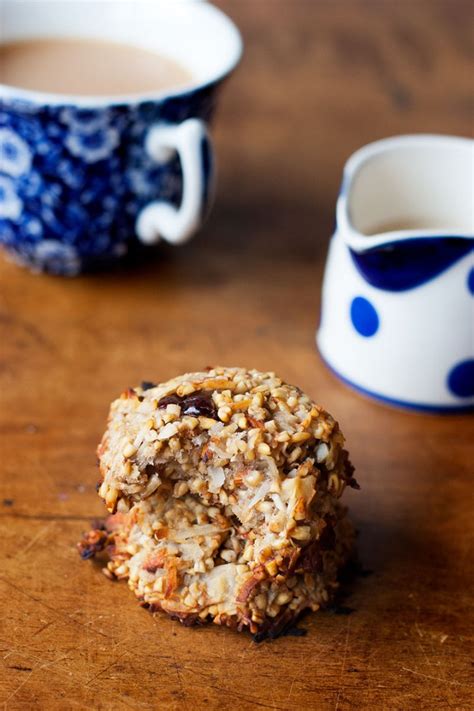 Cranberry orange quinoa breakfast cookies. Vegan steel cut oat cakes | Bestow Beauty
